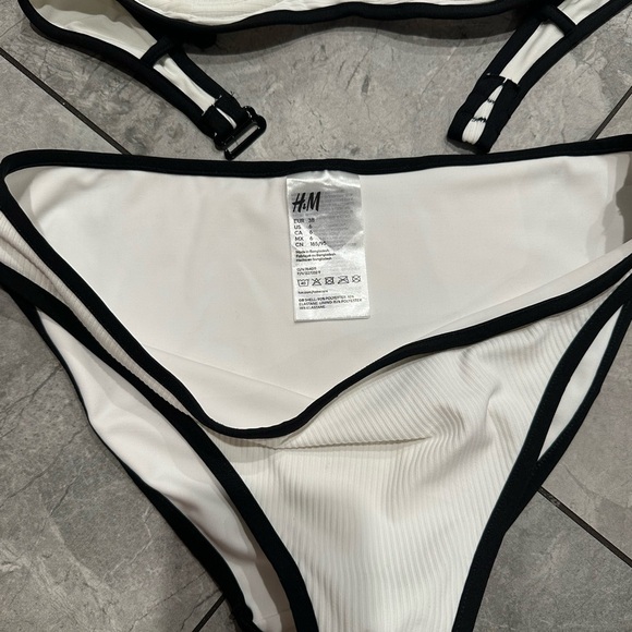 H&M Black and White Bikini Set - Picture 3 of 4